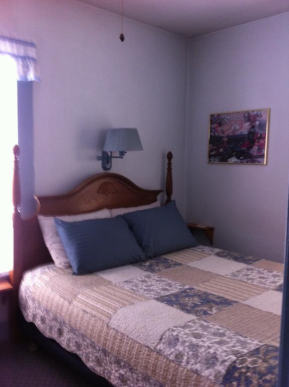 Pullman House Inn Portola Bilik gambar